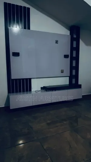 Beautiful 🥰 7 by 8ft TV Console