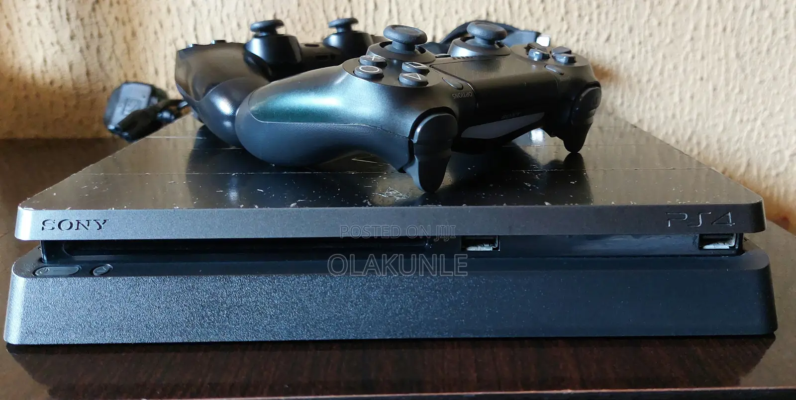 Ps4 Slim, With 13games, 2 Controllers, HDMi, Power Cable