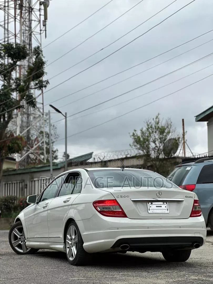 Mercedes-Benz C300 2010 White