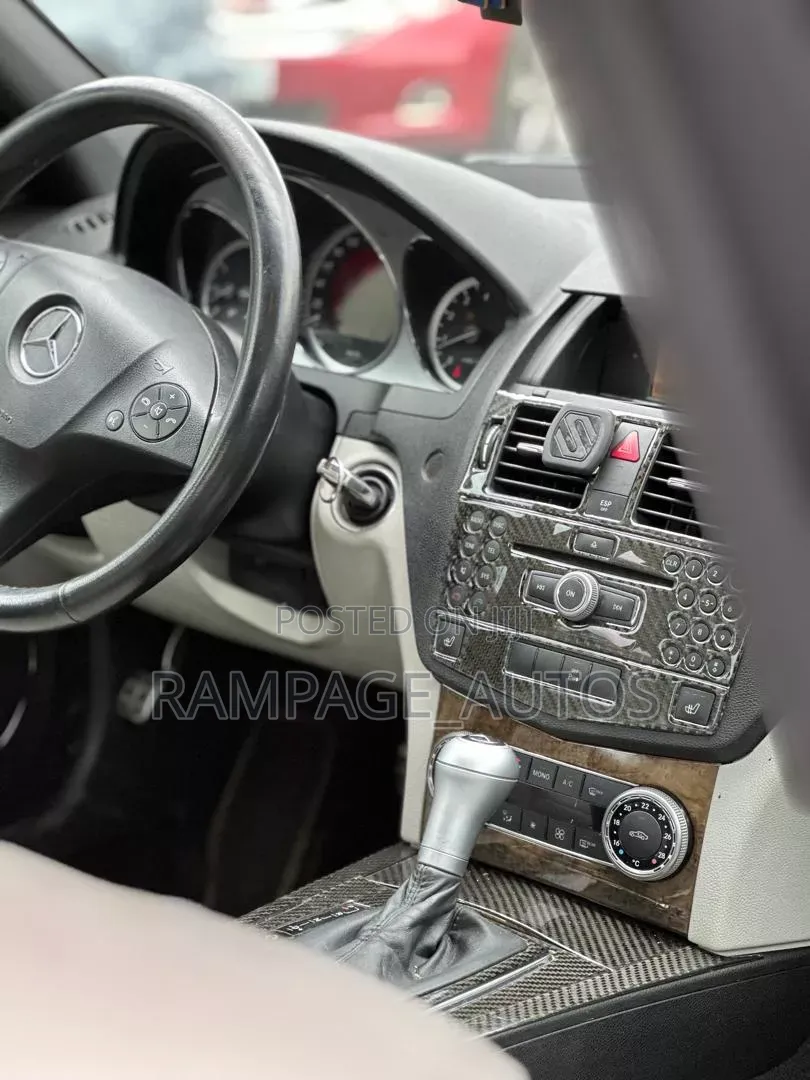 Mercedes-Benz C300 2010 White