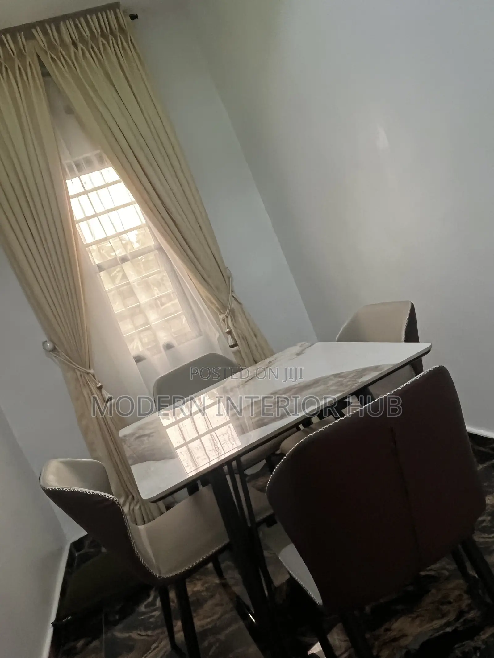 4 Chairs Dining Table