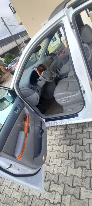 Toyota Sienna 2006 White