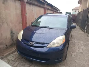 Toyota Sienna 2006 Blue