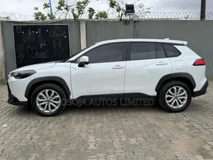 Toyota Frontlander 2.0 Petrol FWD 2022 White