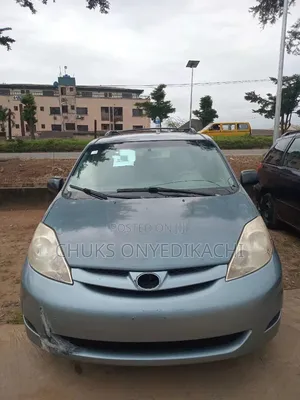 Toyota Sienna 2006 Maroon