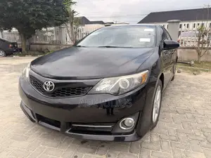 Toyota Camry SE 4dr Sedan (2.5L 4cyl 6A) 2013 Black