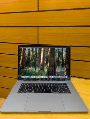 Laptop Apple MacBook Pro 2018 32GB Intel Core i9 SSD 1T