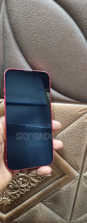 Apple iPhone 13 256 GB Red