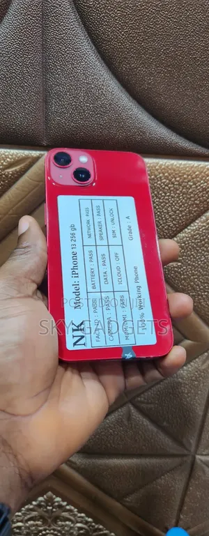Apple iPhone 13 256 GB Red