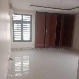 3bdrm Apartment in Queen'S Court, Ikoyi S.W for rent