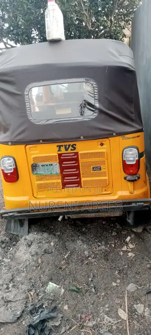 TVS King Cargo 2021 Yellow