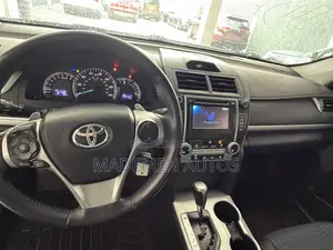 Toyota Camry SE 4dr Sedan (2.5L 4cyl 6A) 2013 Gray