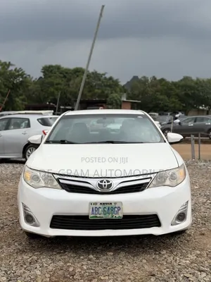 Toyota Camry LE 4dr Sedan (2.5L 4cyl 6A) 2013 White