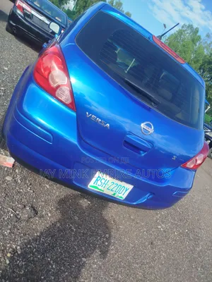 Nissan Versa 2010 Blue