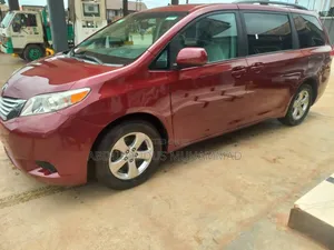 Toyota Sienna 2014