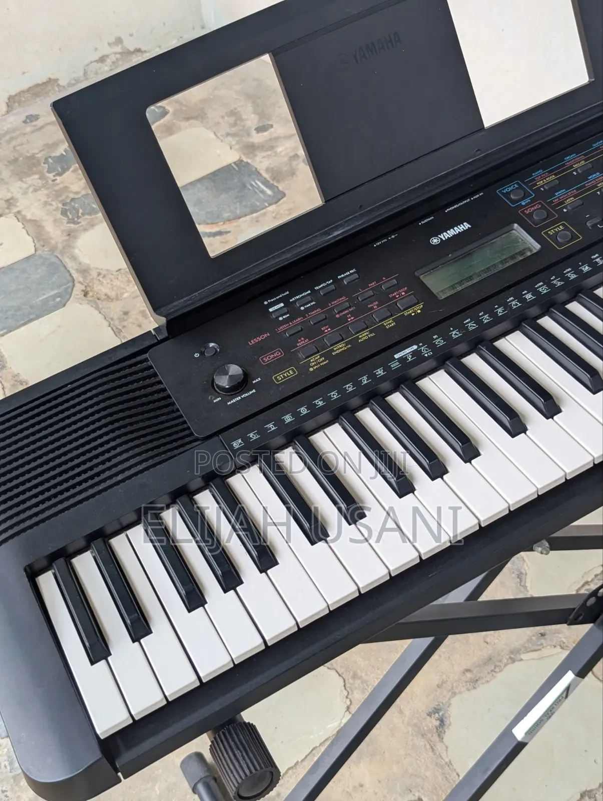 Yamaha PSR-E273 Keyboard