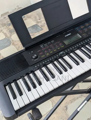 Yamaha PSR-E273 Keyboard
