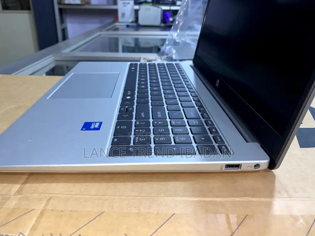 New Laptop HP 250 G10 16GB Intel Core 5 SSD 512GB
