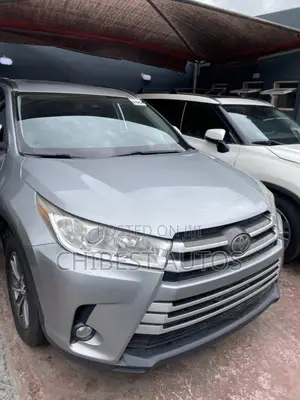 Toyota Highlander XLE 2019 Silver