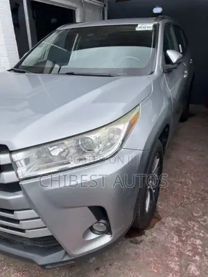 Toyota Highlander XLE 2019 Silver