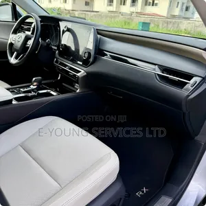 Lexus RX 2023 Silver