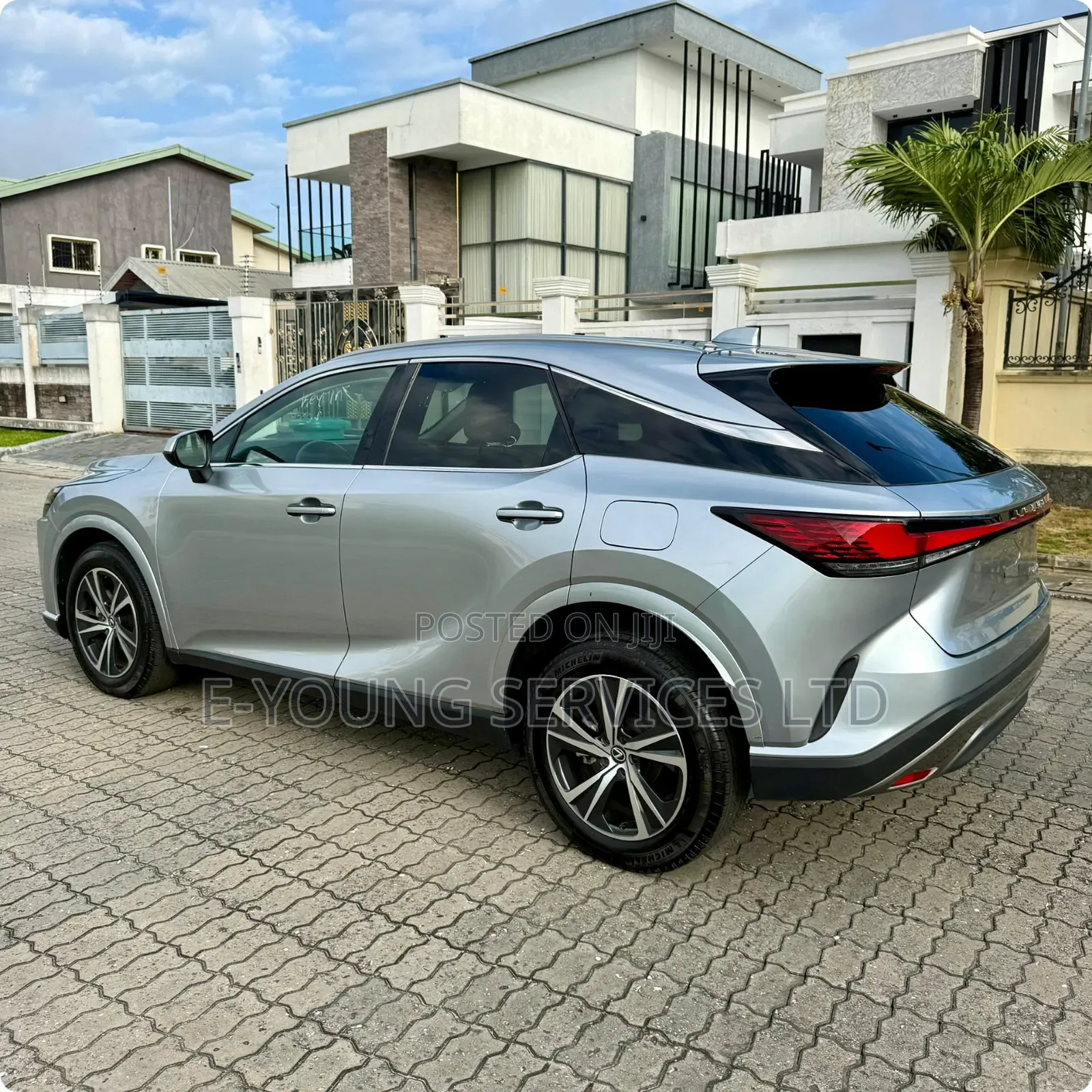 Lexus RX 2023 Silver