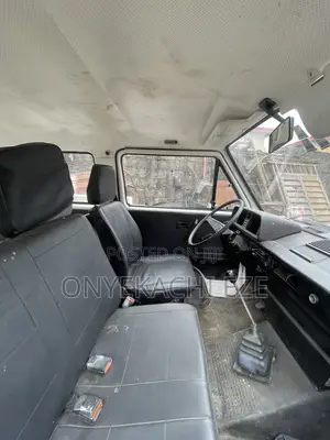 Volkswagen Transporter 2003 Pink