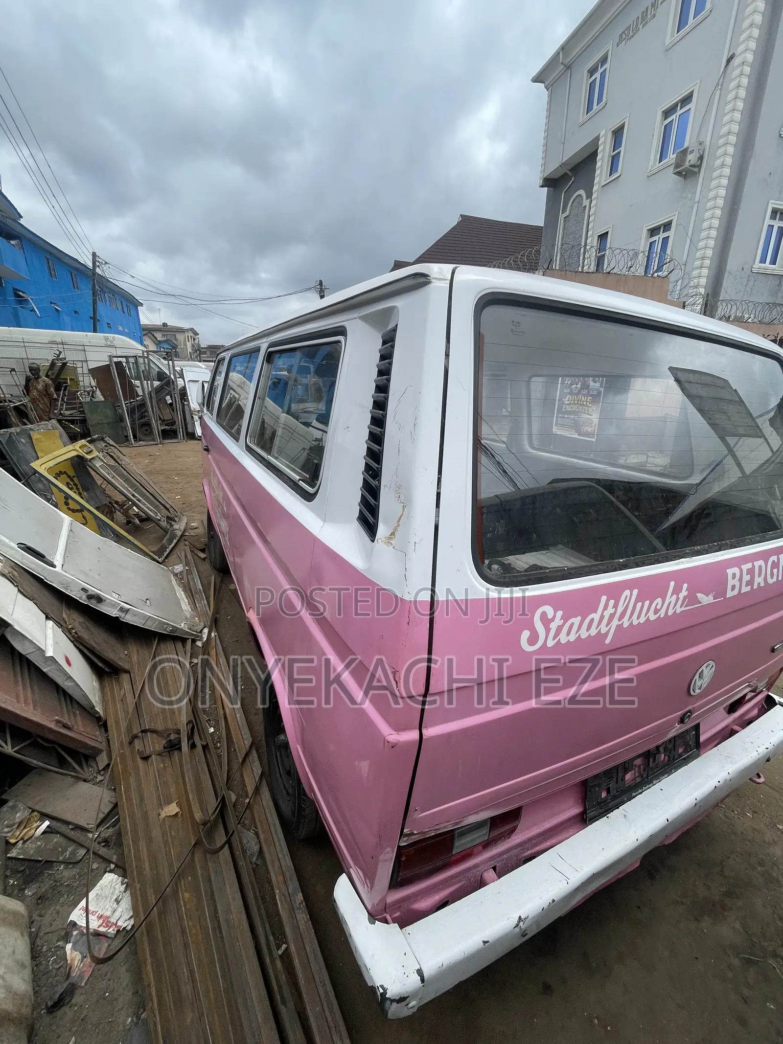 Volkswagen Transporter 2003 Pink