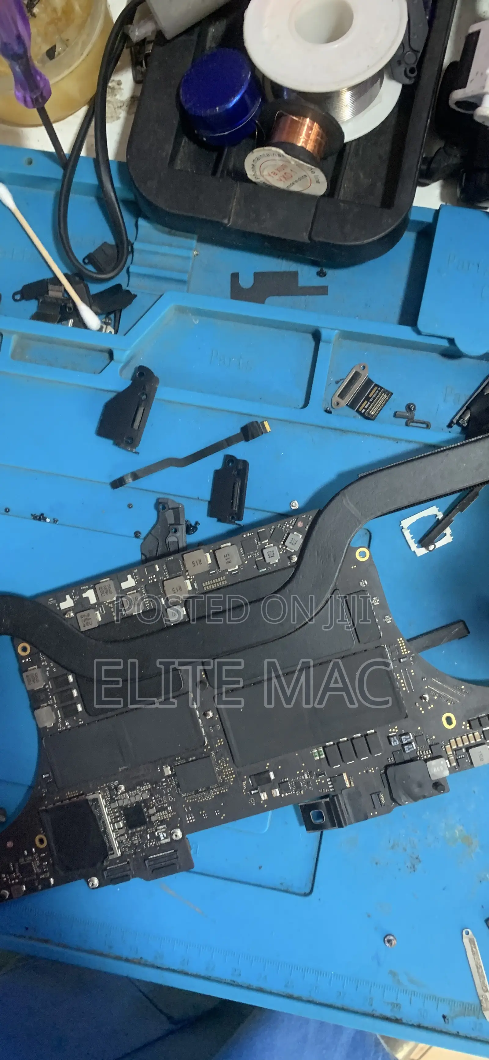Macbook Repairs, Done Right.