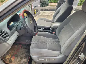 Toyota Camry 2005 Gray