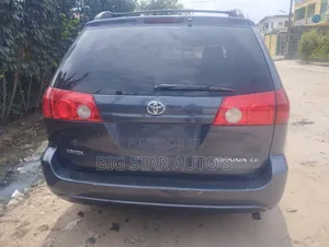 Toyota Sienna 2010 Matt Black