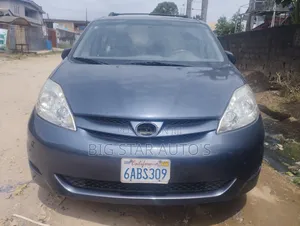 Toyota Sienna 2010 Matt Black