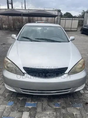 Toyota Camry LE 4dr Sedan (2.4L 4cyl 5A) 2005 Silver