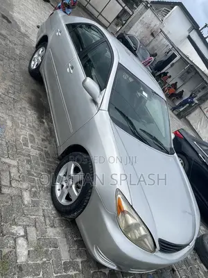 Toyota Camry LE 4dr Sedan (2.4L 4cyl 5A) 2005 Silver