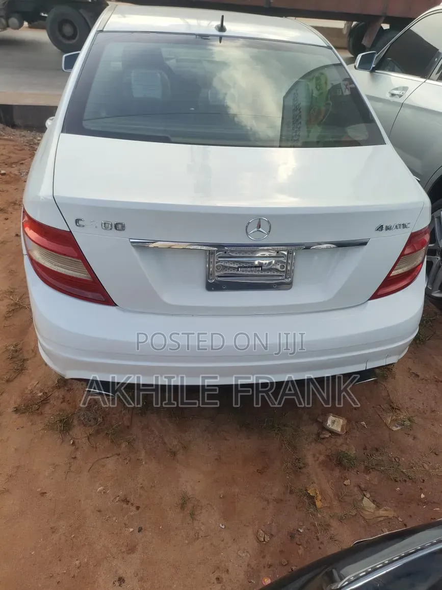Mercedes-Benz C300 2009 White