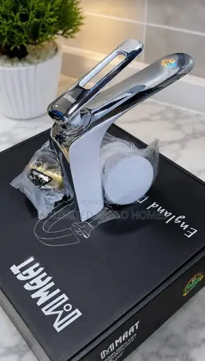 Luxury Modern Chrome and White Single Lever Basin Faucet