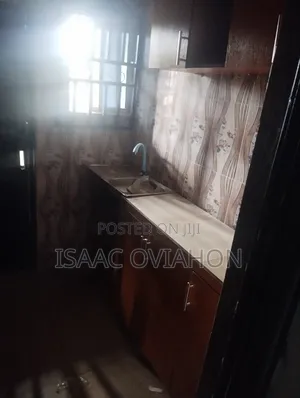 1bdrm Block of Flats in Comfortable Real, Benin City for sale