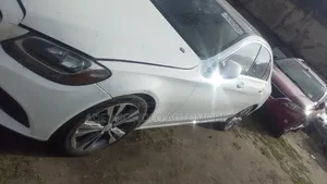 Mercedes-Benz C300 2016 White