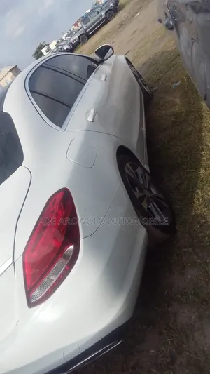Mercedes-Benz C300 2016 White