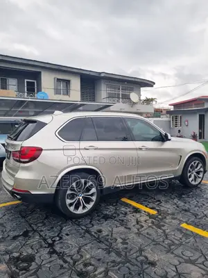 BMW X5 sDrive35i 4x2 (3.0L 6cyl 8A) 2016 Gold