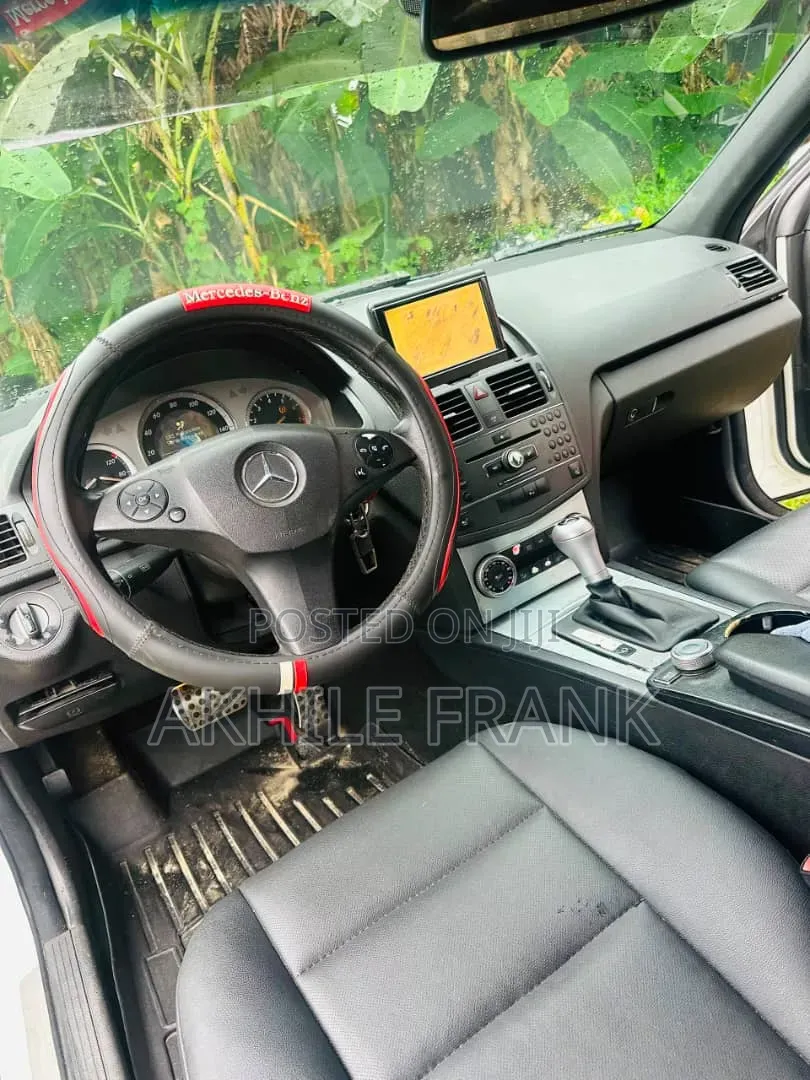 Mercedes-Benz C300 2009 White