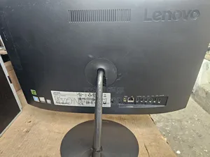 Desktop Computer Lenovo ideacentre AIO 520 8GB Intel SSD 256GB