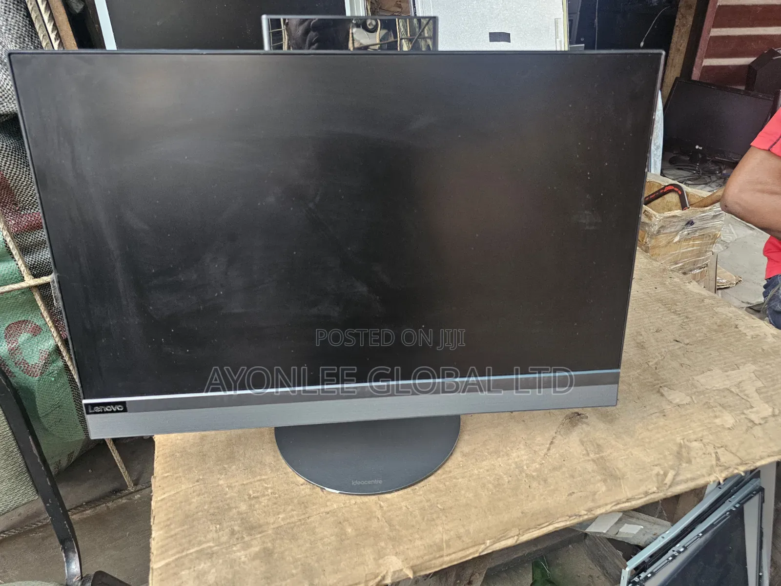 Desktop Computer Lenovo ideacentre AIO 520 8GB Intel SSD 256GB