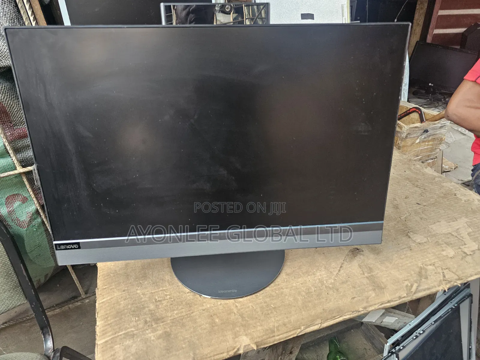 Desktop Computer Lenovo ideacentre AIO 520 8GB Intel SSD 256GB