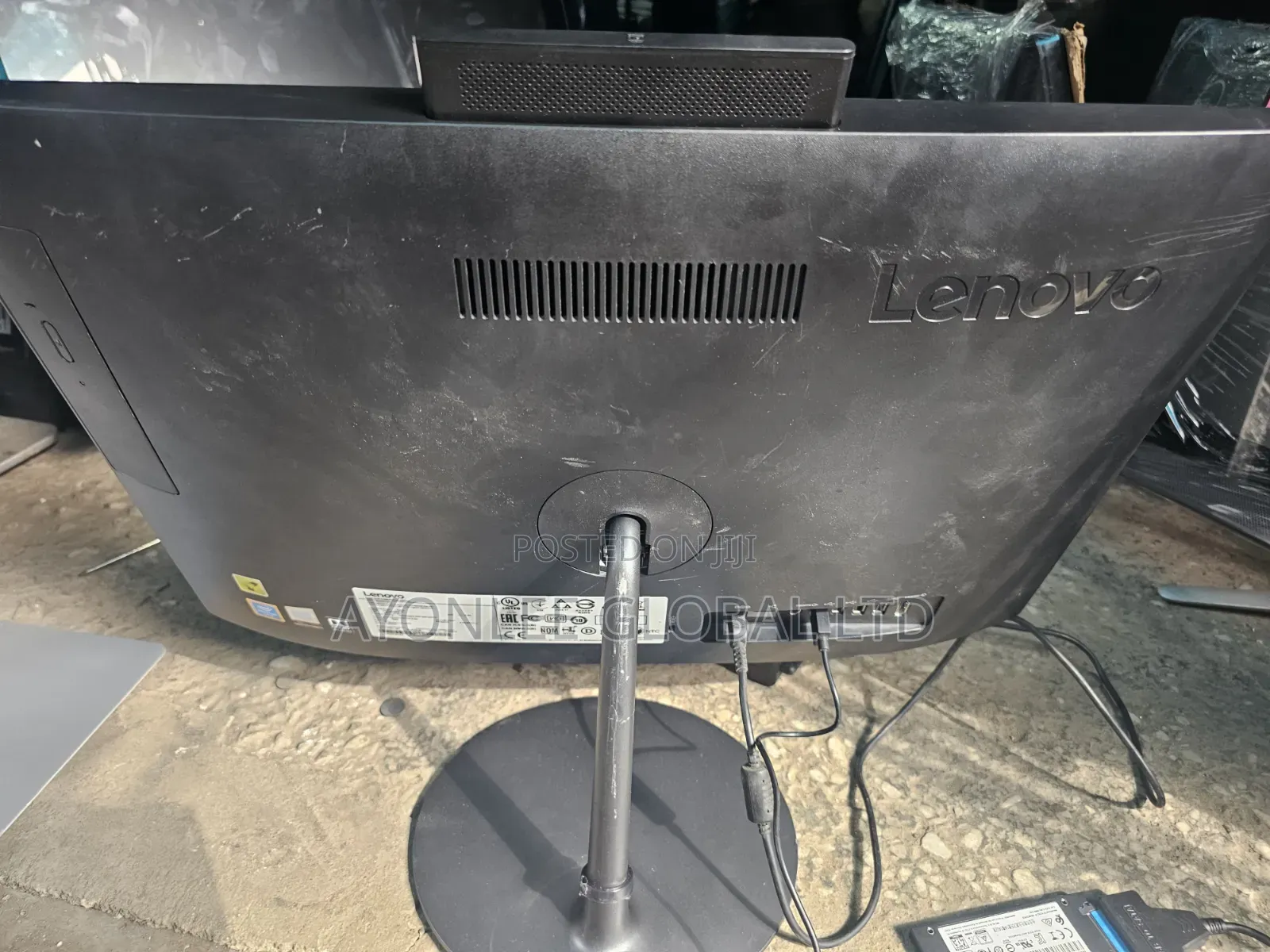 Desktop Computer Lenovo ideacentre AIO 520 8GB Intel SSD 256GB