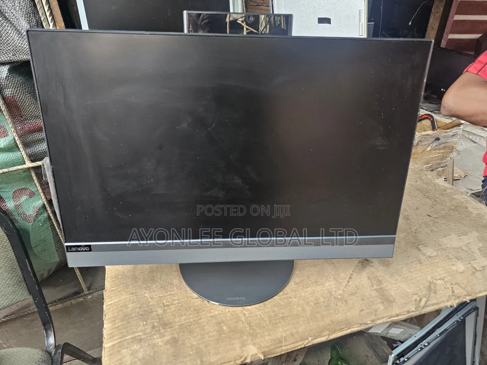 Desktop Computer Lenovo ideacentre AIO 520 8GB Intel SSD 256GB