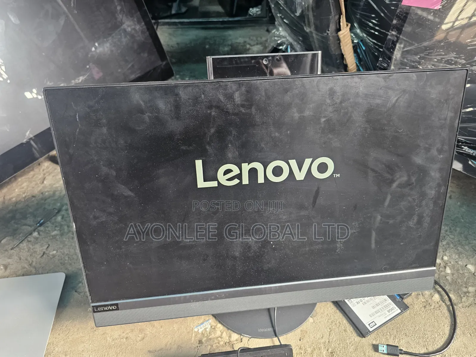 Desktop Computer Lenovo ideacentre AIO 520 8GB Intel SSD 256GB