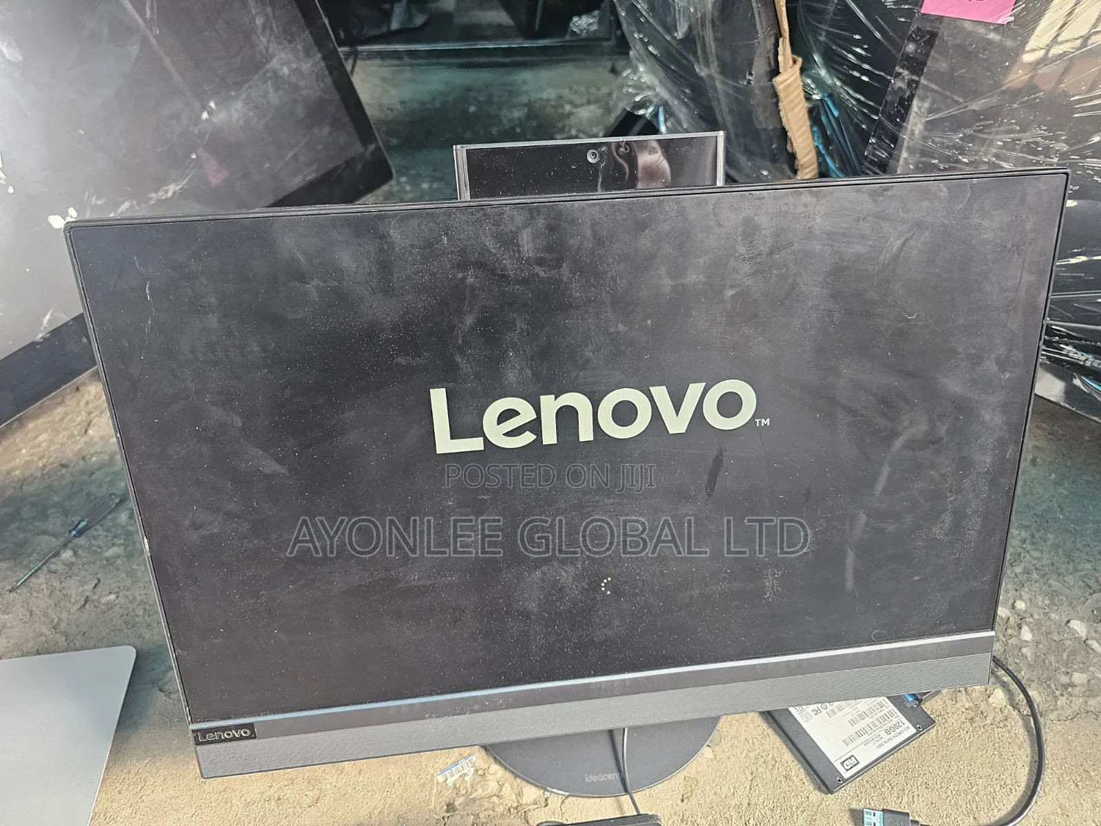 Desktop Computer Lenovo ideacentre AIO 520 8GB Intel SSD 256GB