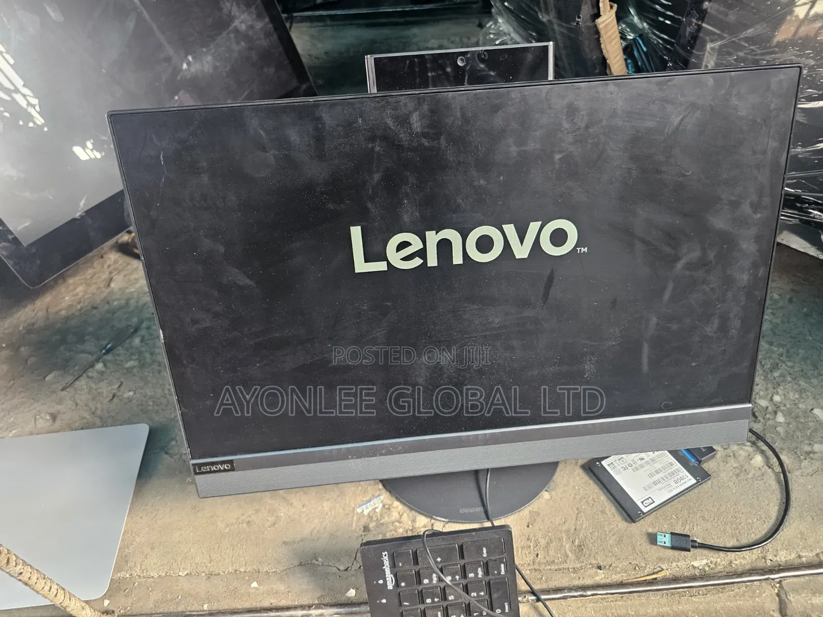 Desktop Computer Lenovo ideacentre AIO 520 8GB Intel SSD 256GB