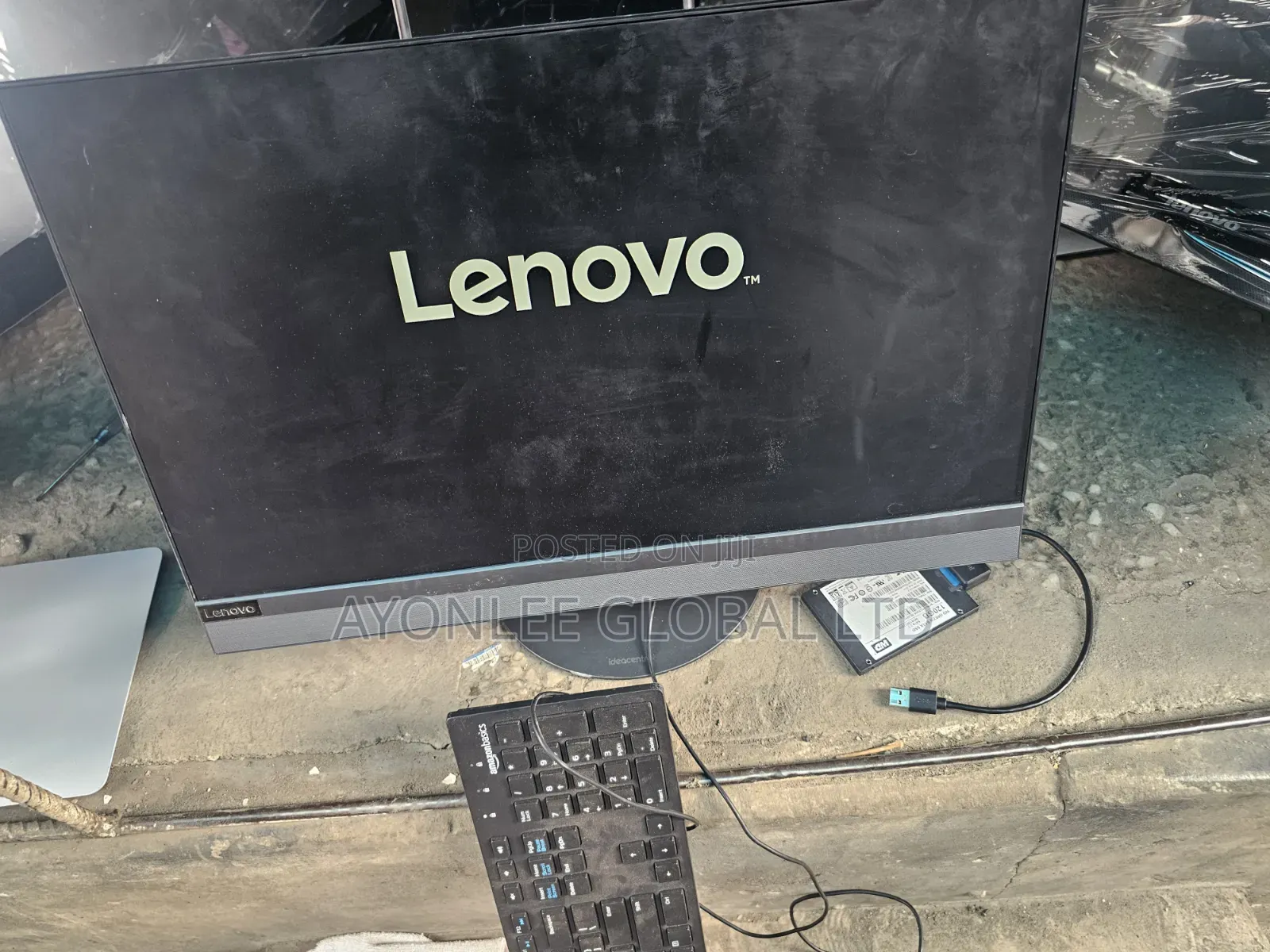 Desktop Computer Lenovo ideacentre AIO 520 8GB Intel SSD 256GB